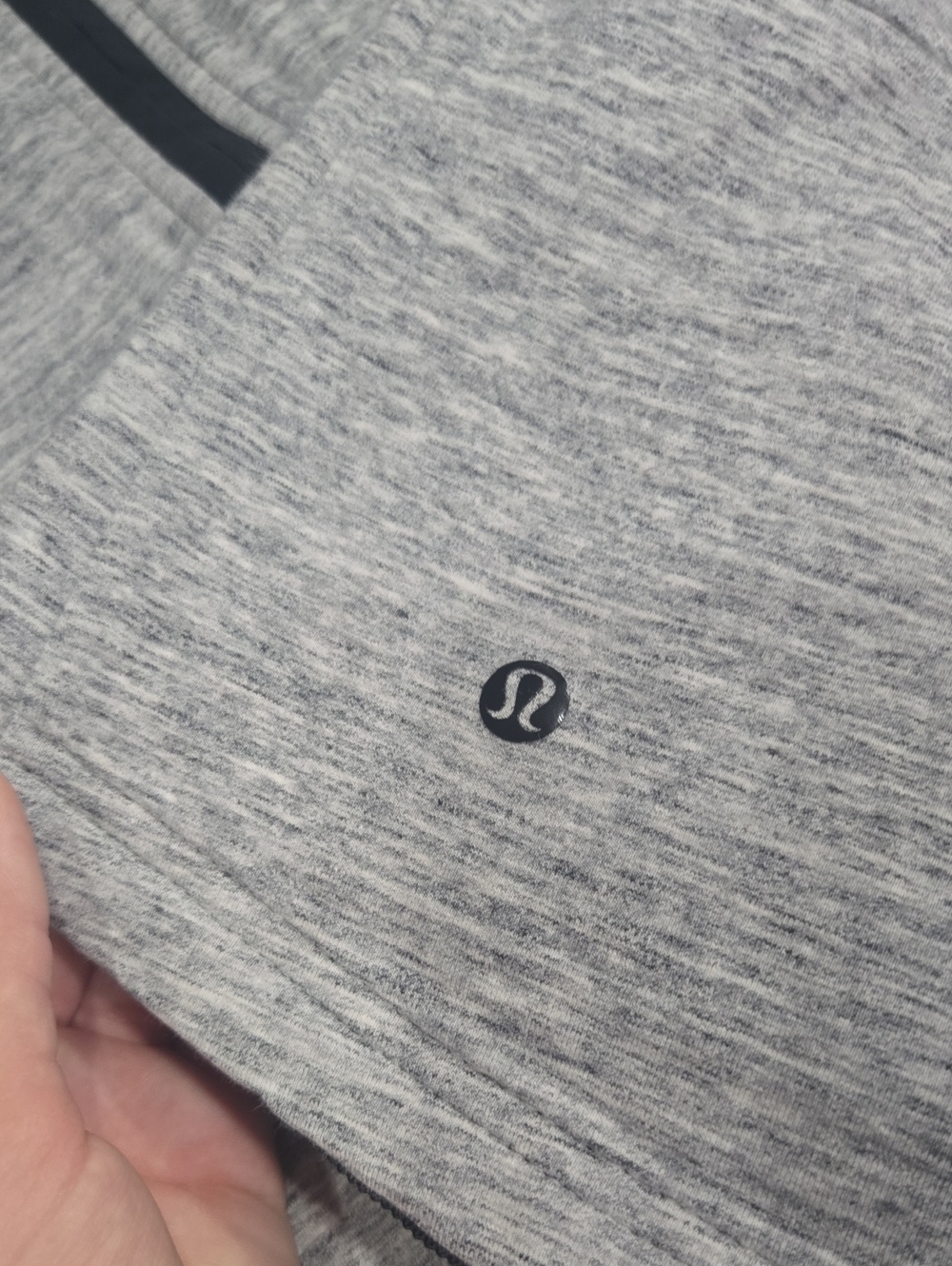 Lululemon - Picture 3 of 3